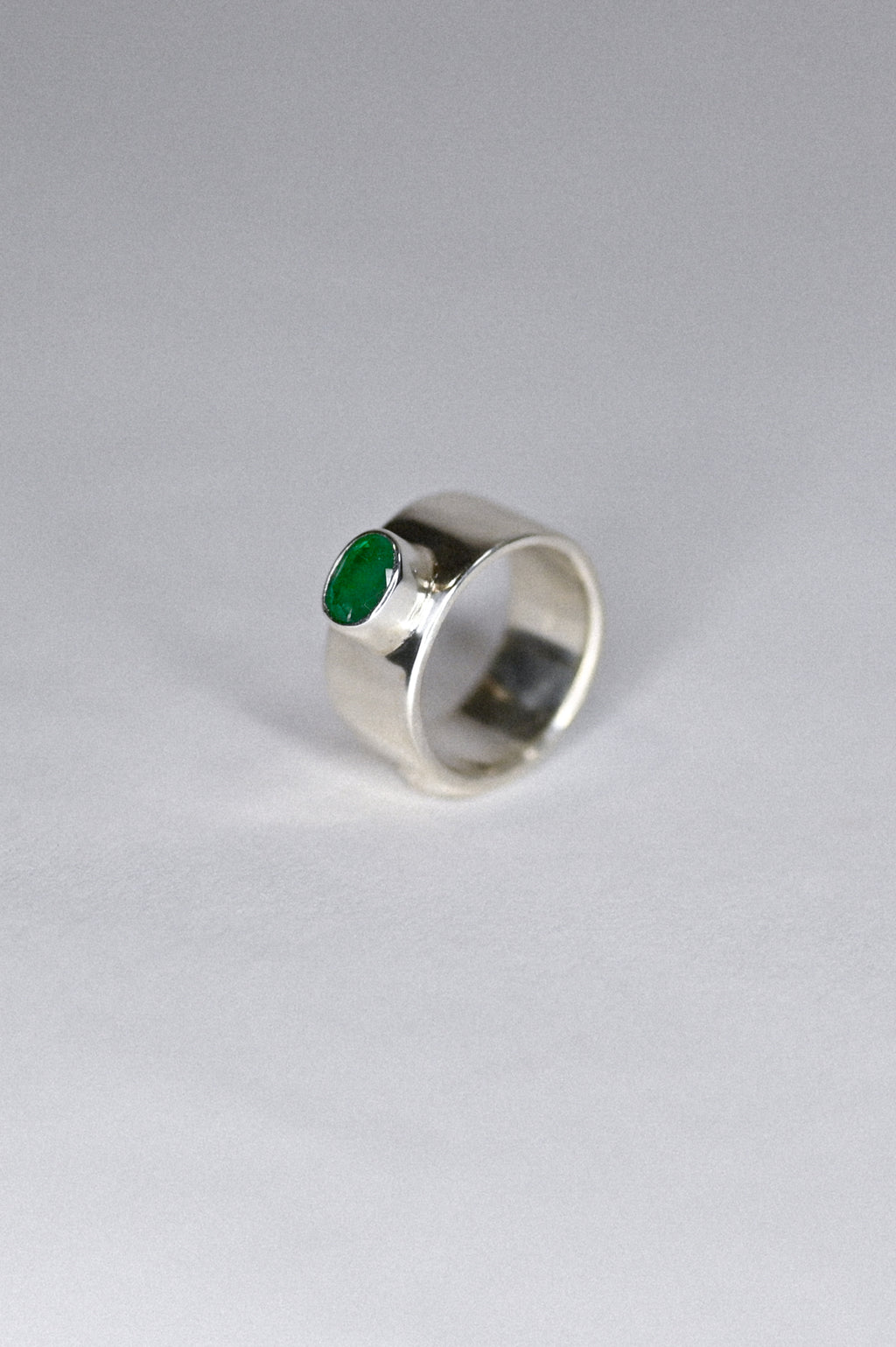 wide band x emerald