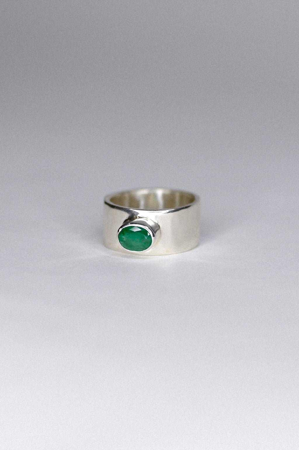 wide band x emerald
