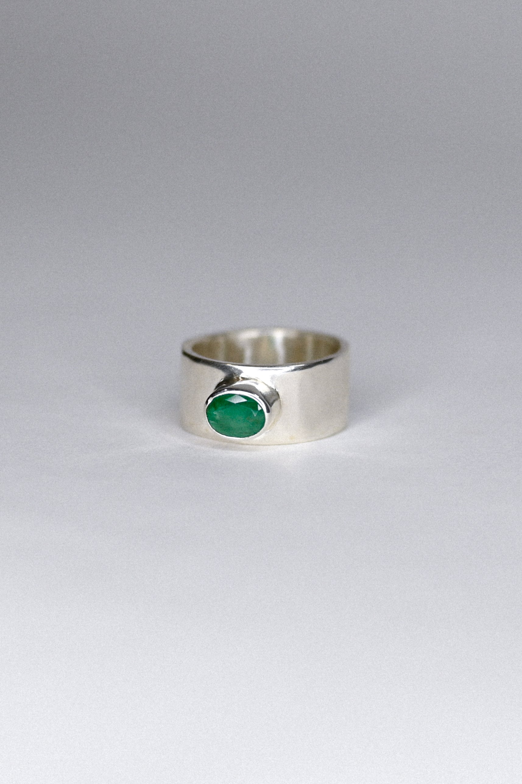 wide band x emerald