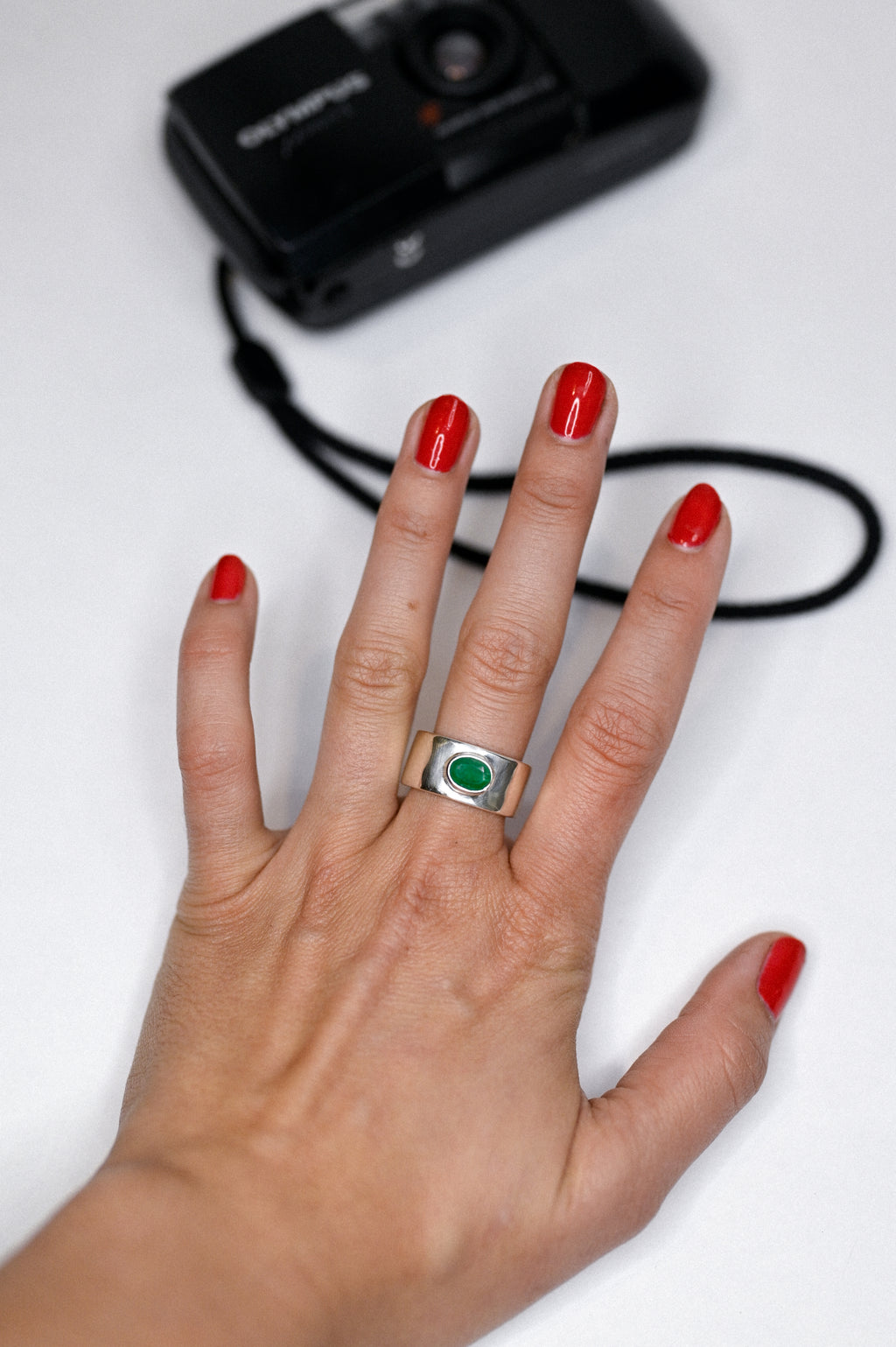 wide band x emerald